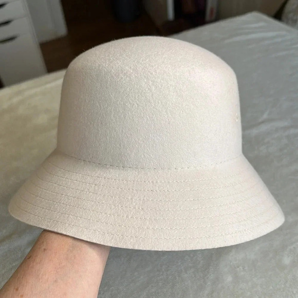 PHENIX‎ Retro Wool Felt Cloche Style Hat in Ivory Chic Lady Neutral, Size OS